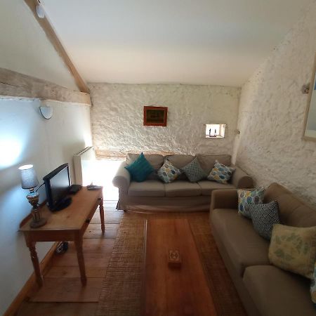 Ecurie Le Buguet Apartment Saint-Antoine-Cumond Bagian luar foto