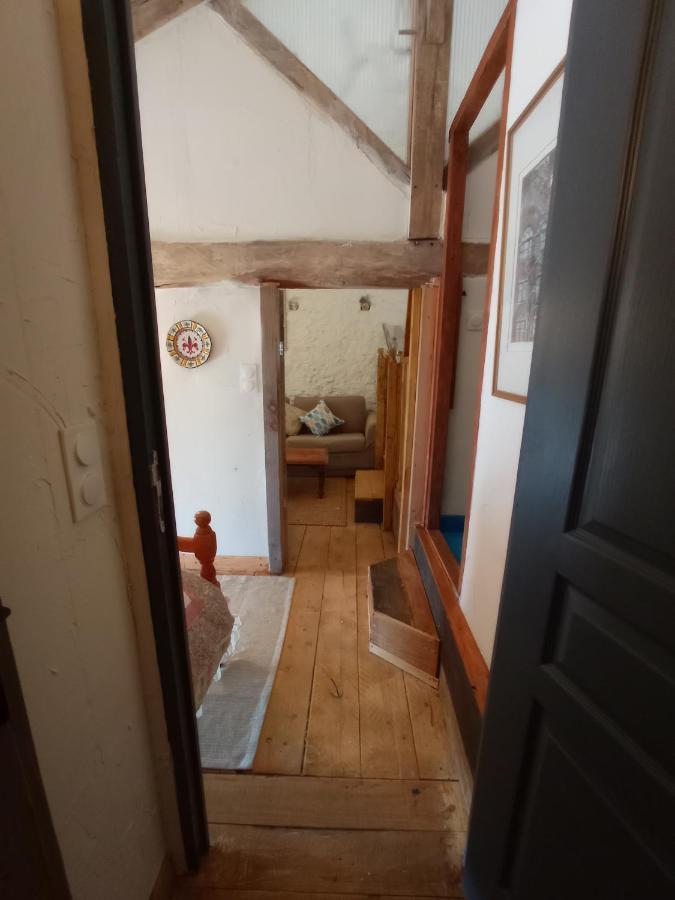 Ecurie Le Buguet Apartment Saint-Antoine-Cumond Bagian luar foto